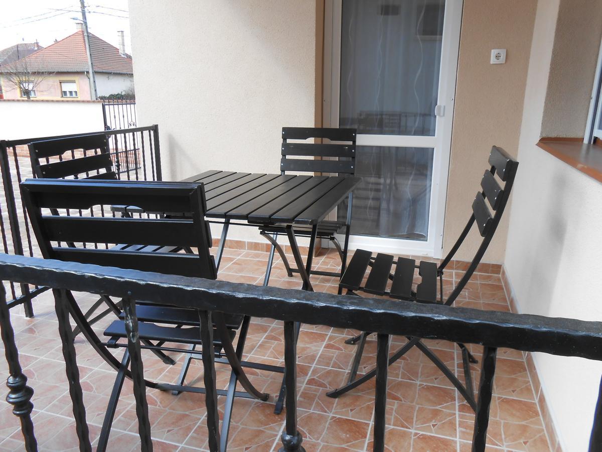 Imola Es Andrea Apartmanhaz 2 Hajduszoboszlo Exterior photo